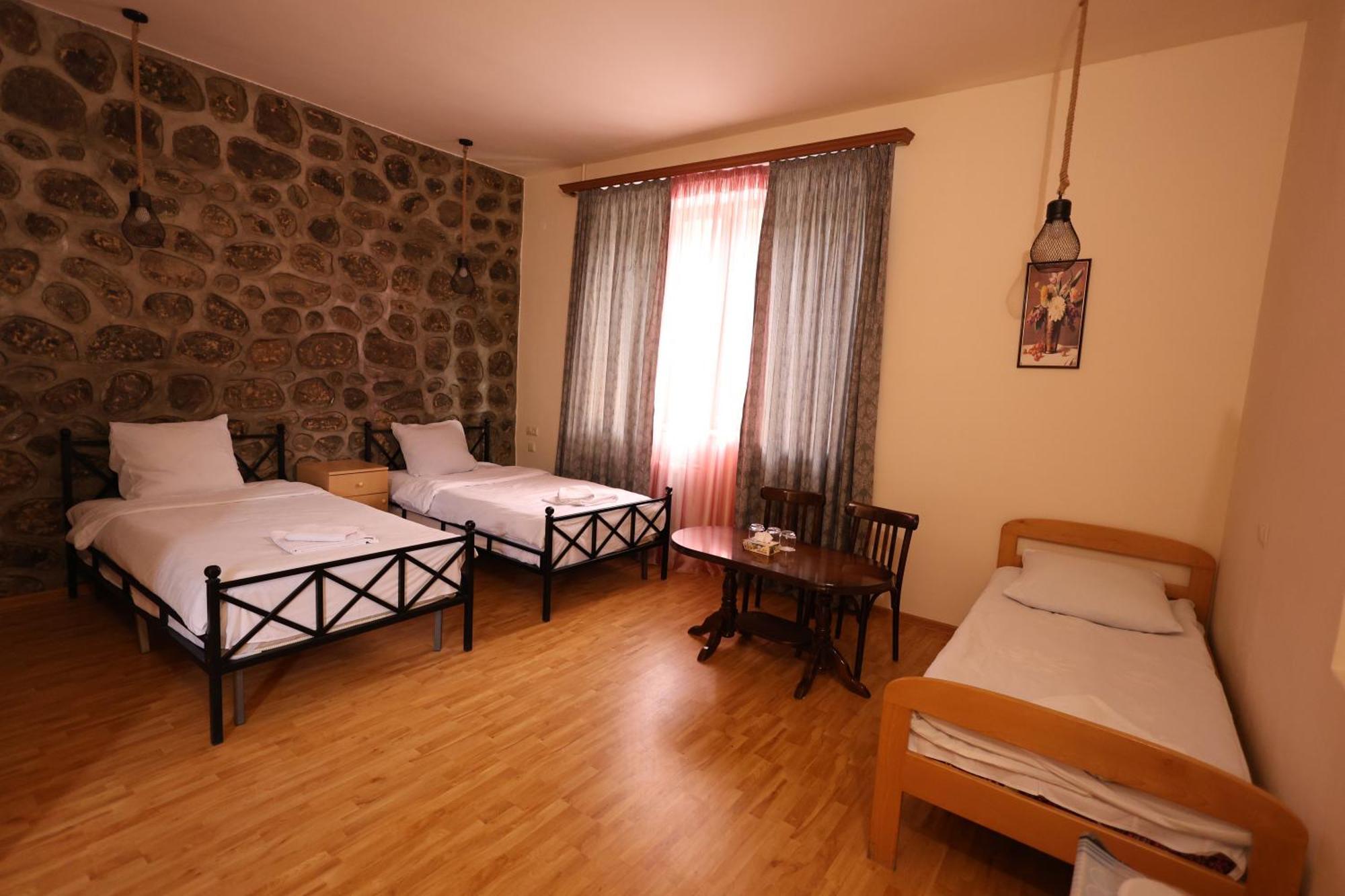 Yeghevnut Hotel Goris Exterior foto