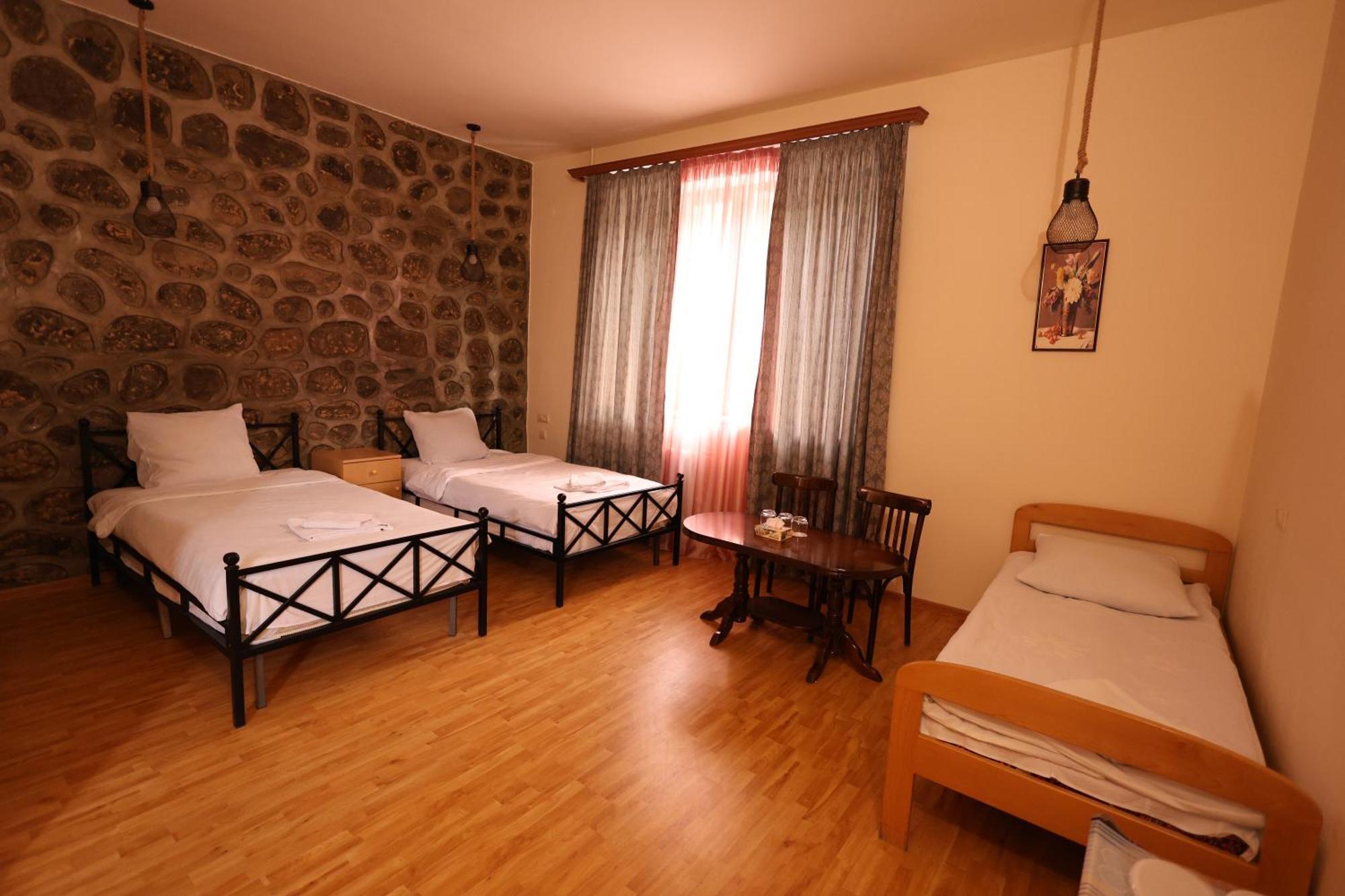 Yeghevnut Hotel Goris Exterior foto