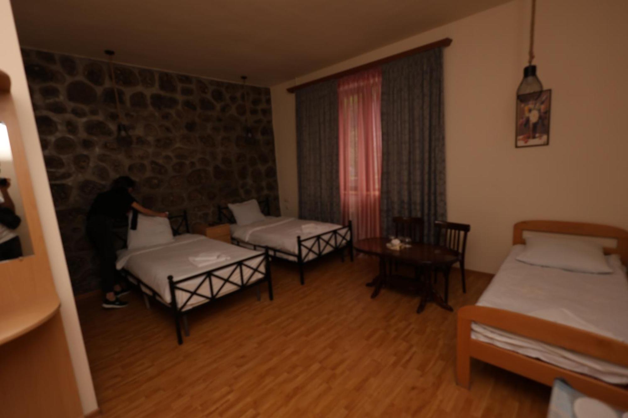 Yeghevnut Hotel Goris Exterior foto