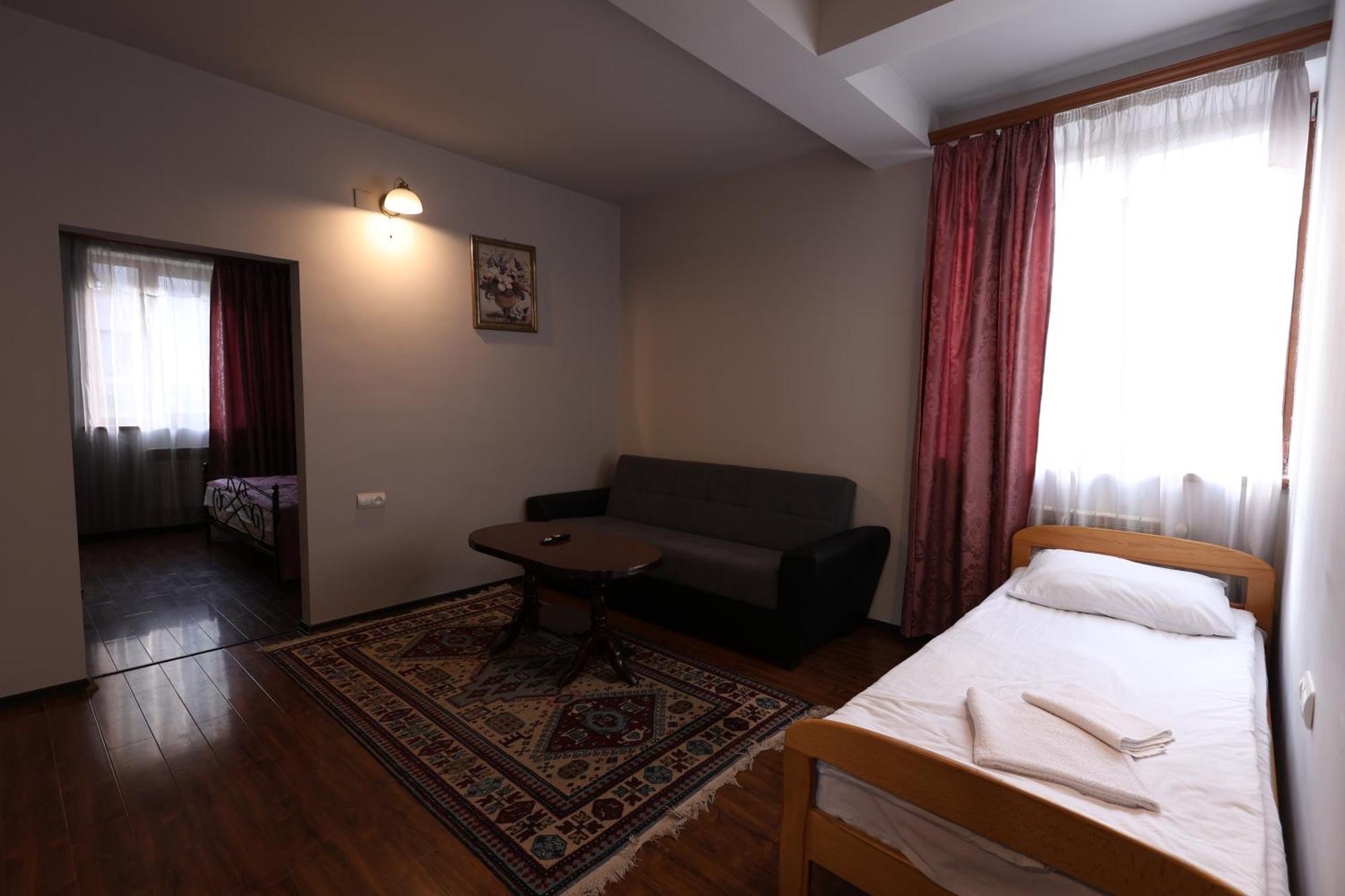 Yeghevnut Hotel Goris Exterior foto