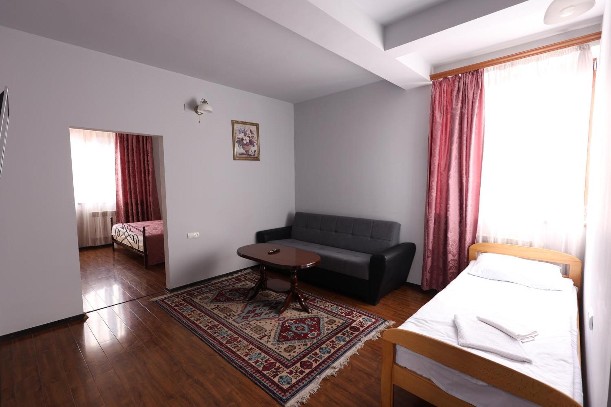 Yeghevnut Hotel Goris Exterior foto